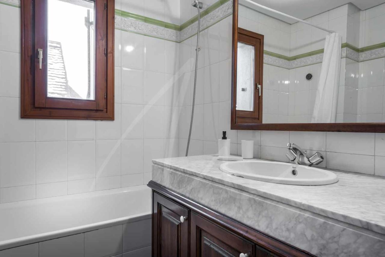 Tanau 1700 By Seamount Rentals Baqueira Beret Exterior foto